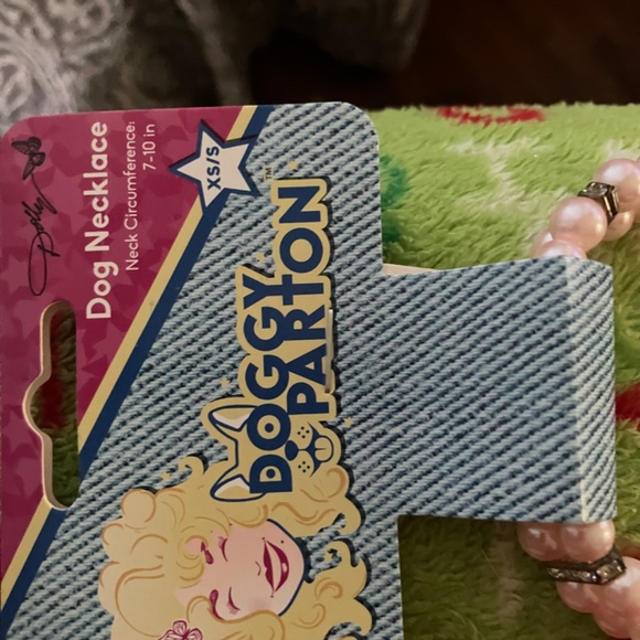Doggy Parton (Dolly) dog 🐶 necklace - Picture 5 of 7
